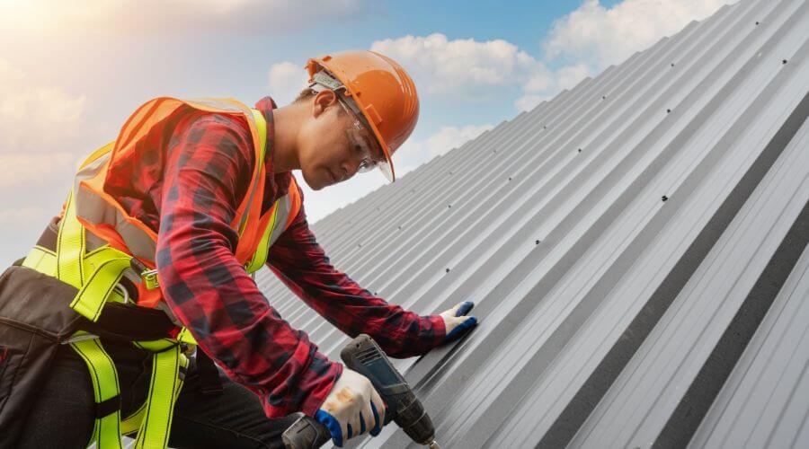 Professional gutter cleaning in Coleman, MI